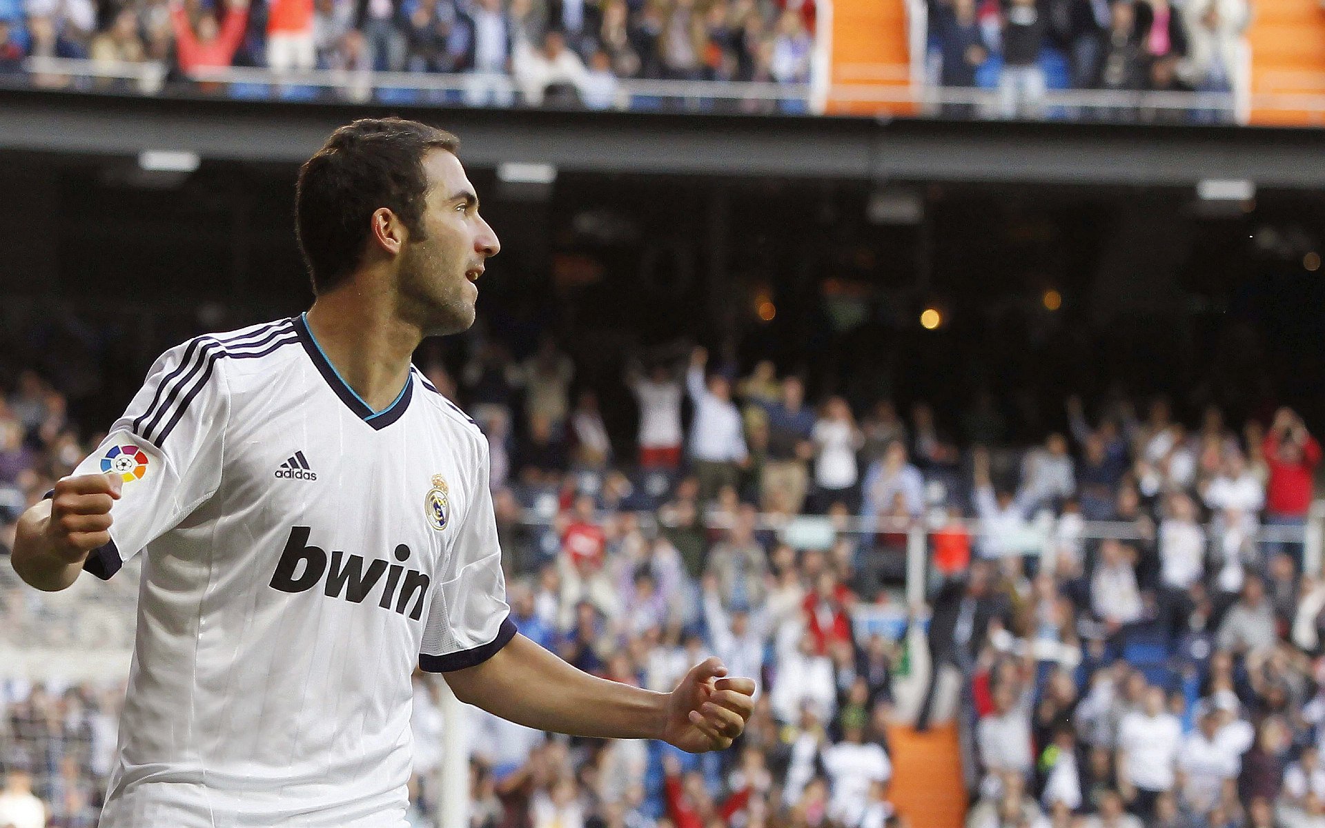 华体会app安装-恩多耶-布鲁阿尔突破自我刷新赛会纪录,布鲁诺·恩戈蒂