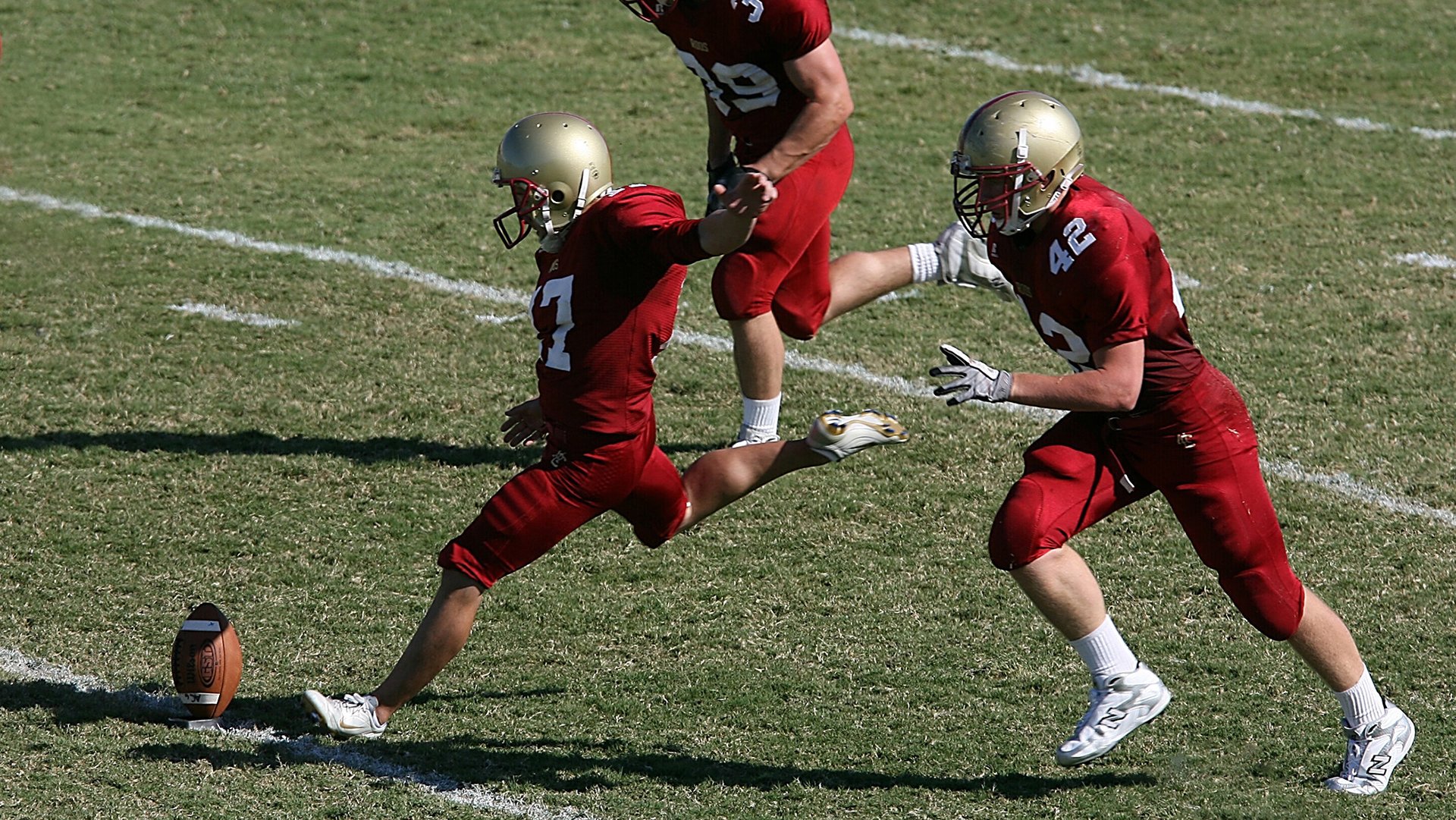 华体会app下载入口-美国女子接力队用实力回应所有质疑,美国女子接力犯规